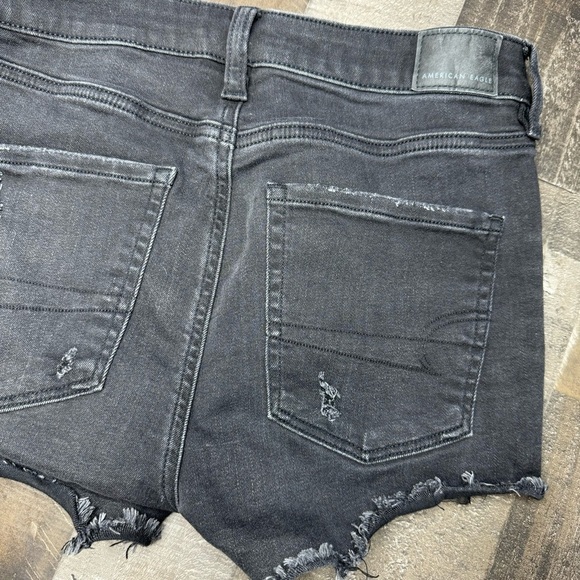 American Eagle Distressed Hi Rise Shortie Jean Short size 4 - Picture 8 of 11